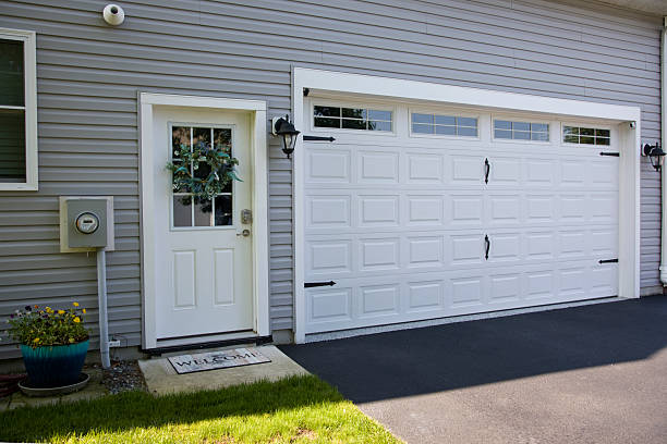 24/7 Emergency Garage Door Panel Replacement experts in Sevier County County, TN